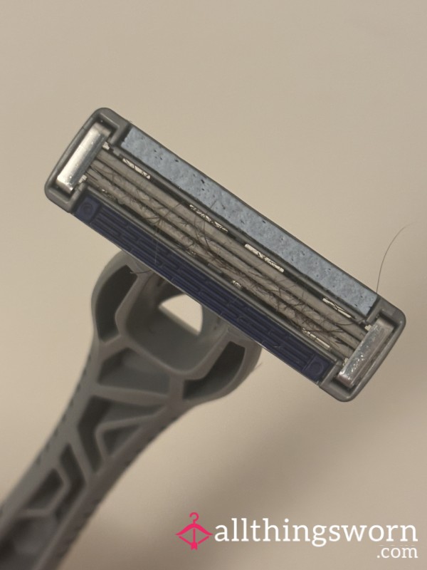 Used Razor