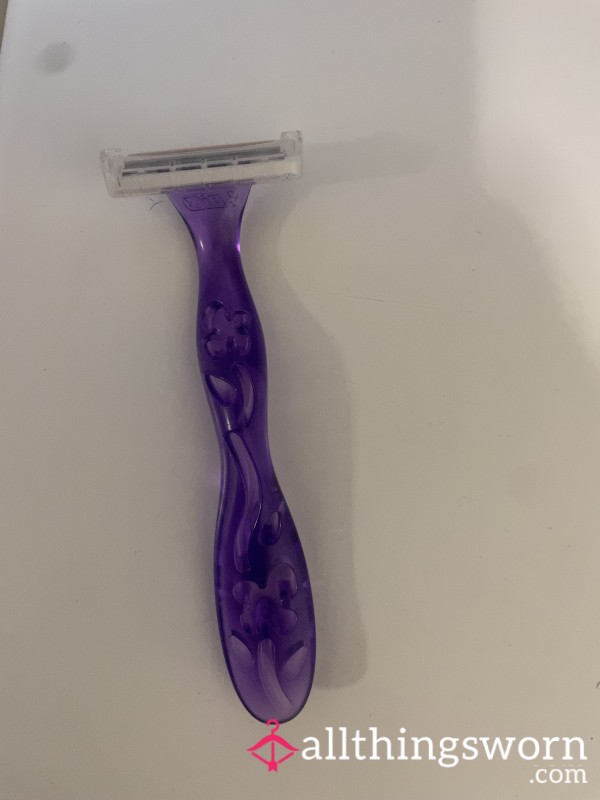 Used Razor 🪒 With Some Hair Because We Like It Smooth 😉
