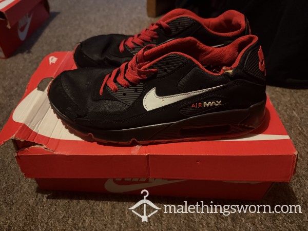 Used Red & Black Nike Air Max Size 10