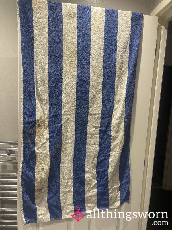 Used Rugby Match Towel - Muddy Post Game Season Worn 📦 UK Delivery Included 🌍 International Shipping Available 📸 Photo Set Included 🔥