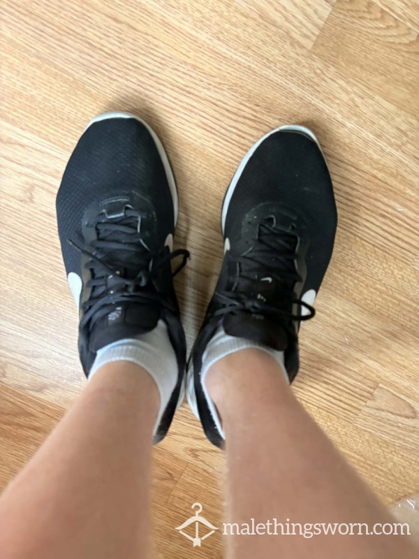 Men’s Nike Running Shoes – Well Worn