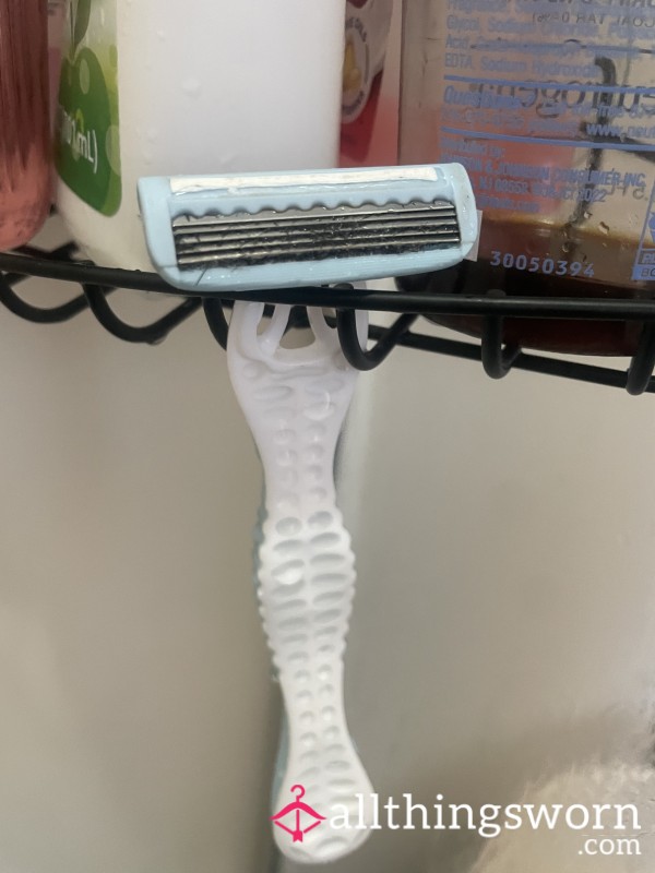Used Shaved Pu S S Y Razor