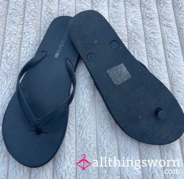 🦶🤢 USED SIZE (5) BLACK FLIP FLOPS 🩴🩴 - Well Worn! 🤮