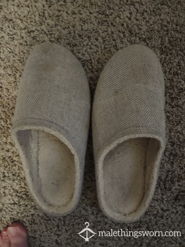 USED SLIPPER (PRICE NEGOTIABLE)