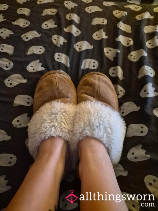 USED SLIPPERS – Fully Worn & Smelling Delicious 😈