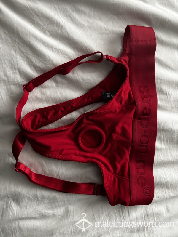 Used Strapon (di**o Available)