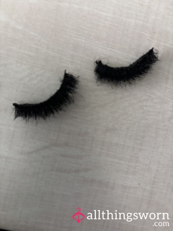Winked & Worn – Dirty Little Lashes