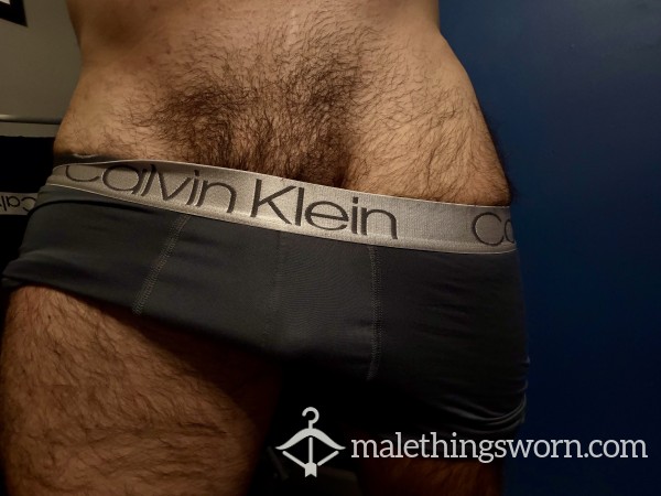 Used Sweaty Calvin’s Size M