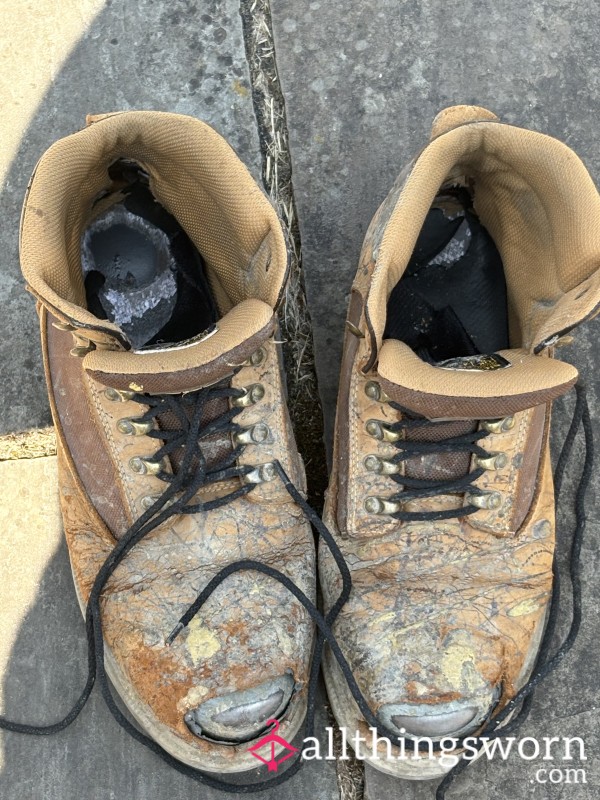 ALPHA Carpenters 🔨 Well Used Work Boots