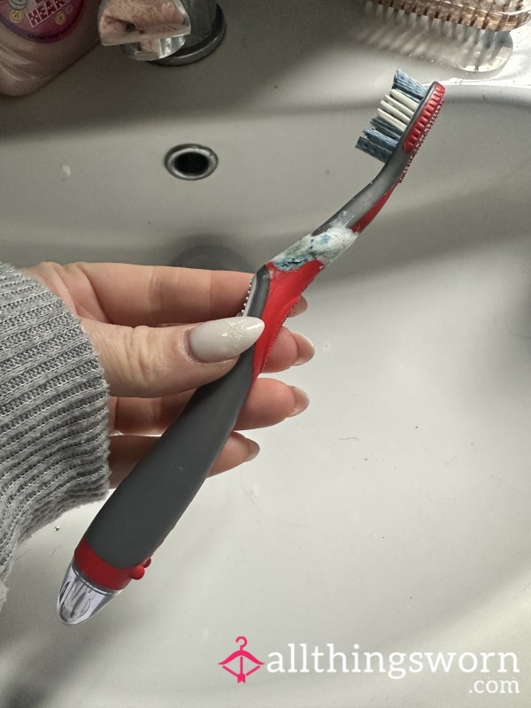 Used Toothbrush – Up Close & Personal