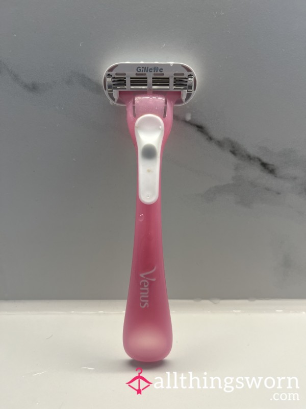 Used Venus Razor 🪒