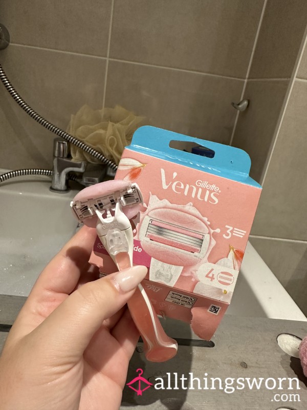 Used Venus Razor Head