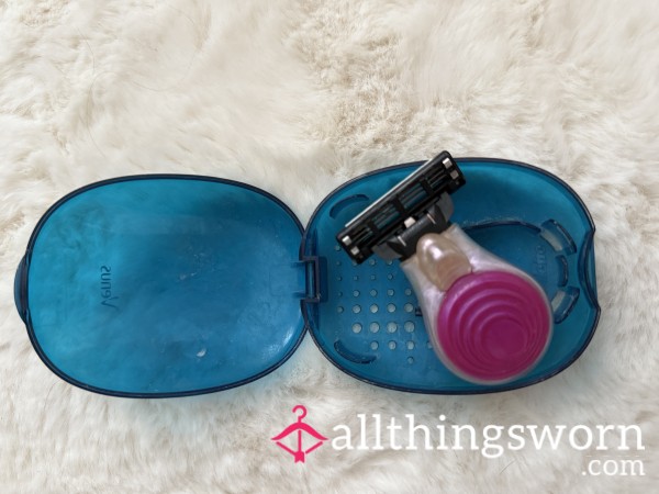 Used Venus Razor With Blade