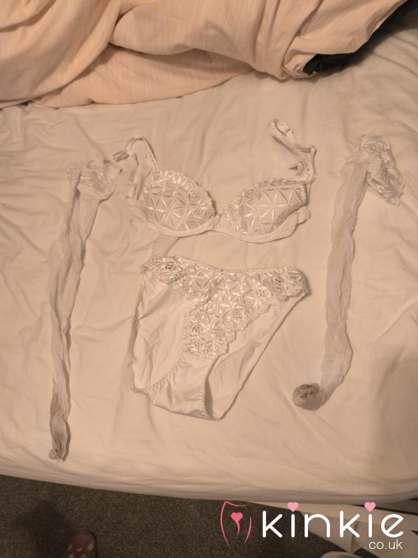 Used White Full Set Lingerie