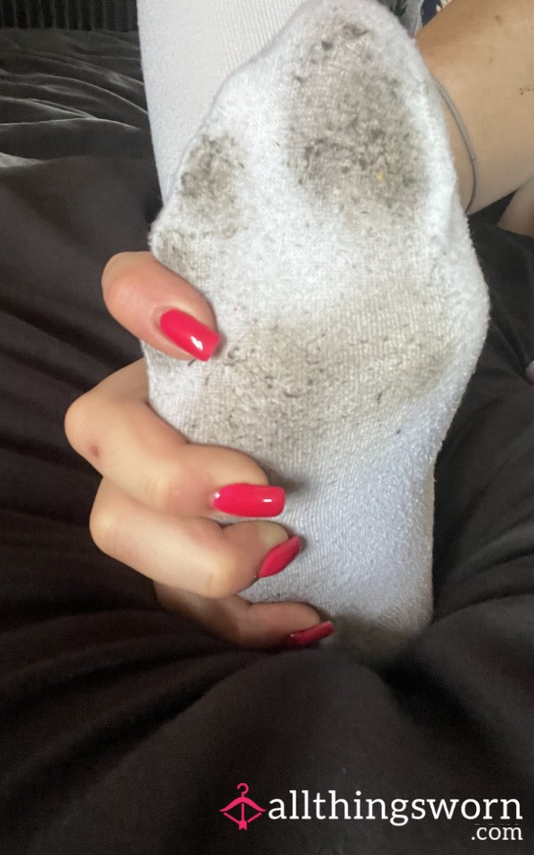 🧦 Used White Knee-High Socks – Schoolgirl Vibes + Scented