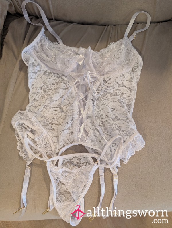 🤍Used White Lace Lingerie W/ Thong, Size S🤍