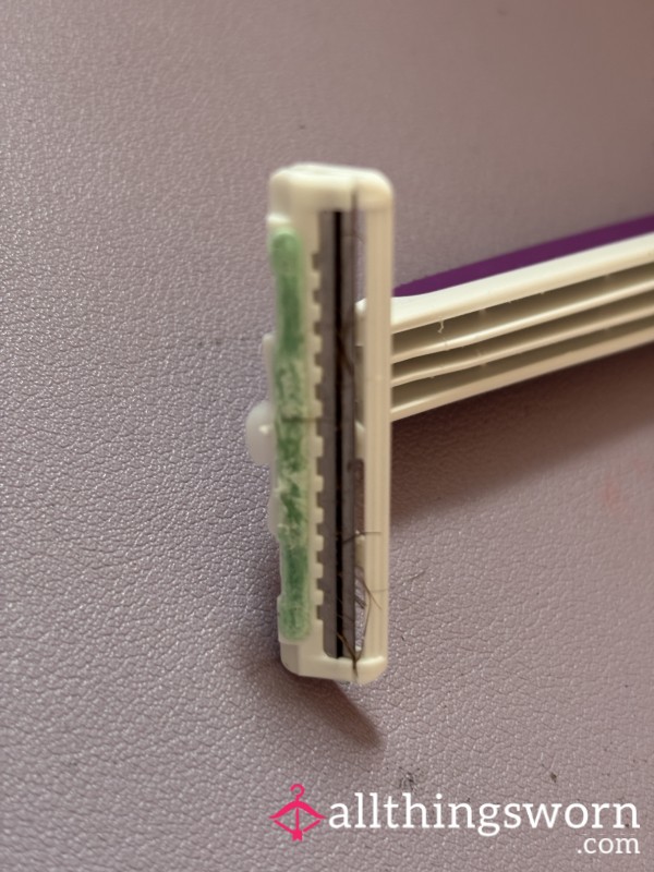 Used Women’s Razor - Used For A Full All Over Shave. Pubic Hairs Still Attached