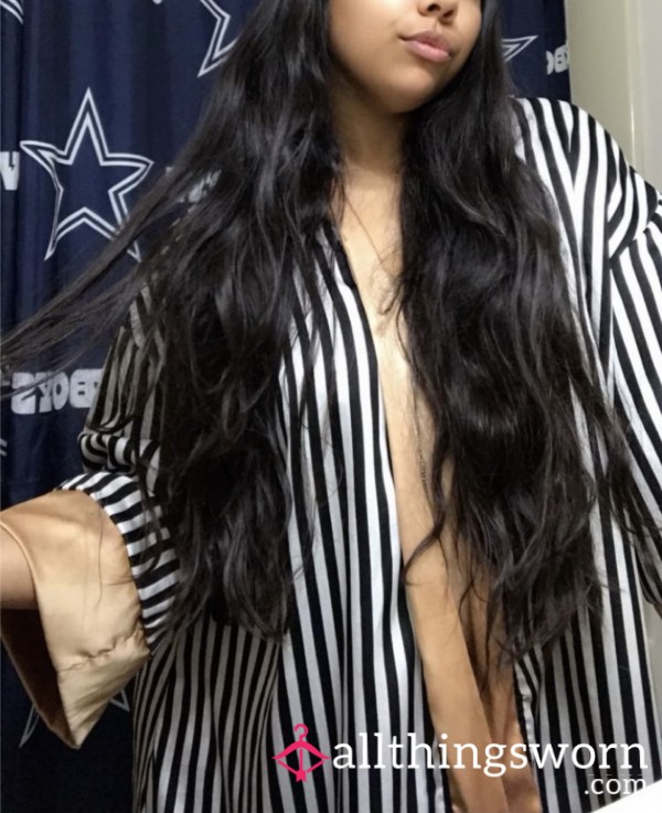 Used Worn Silk Robe💛🖤🤍