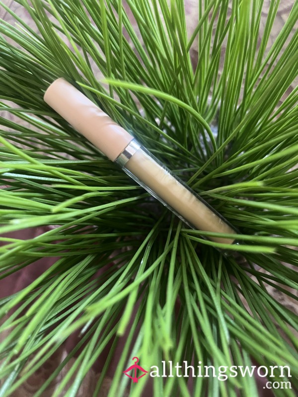 Used Yellow Makeup Highlighter