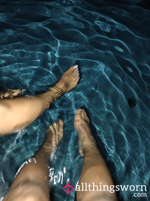 Vacay Vibing With Bestie