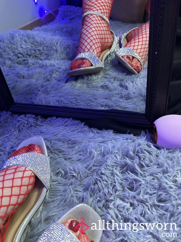 Valentine’s Day Feet Alb*m