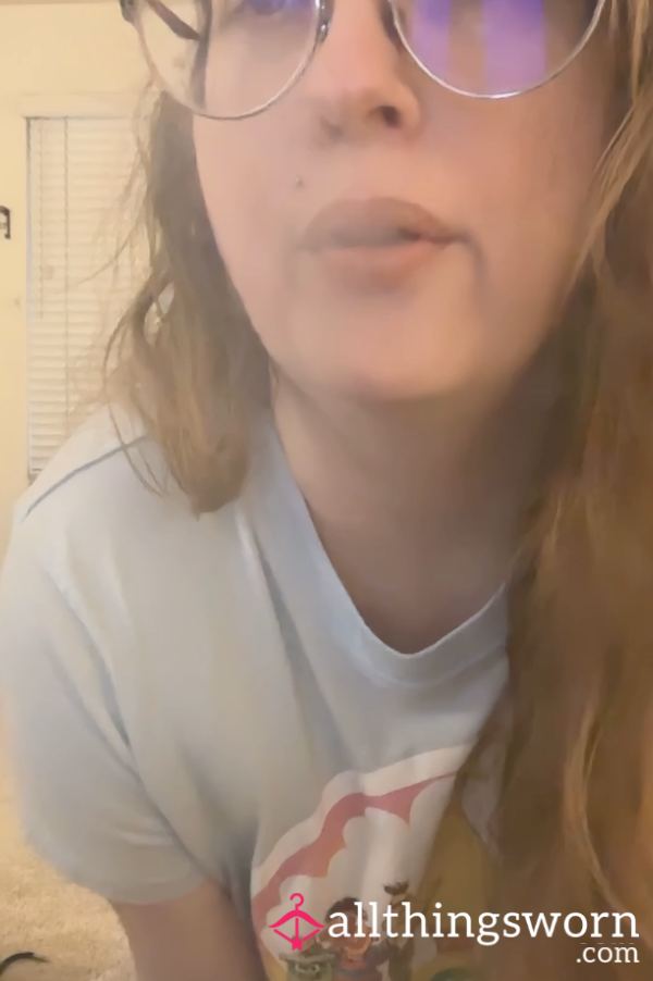 Vape Puff Break With The S**y Girl Next Door