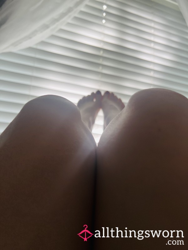 Velvet Toes & Rosy Glow - Feet Pictures