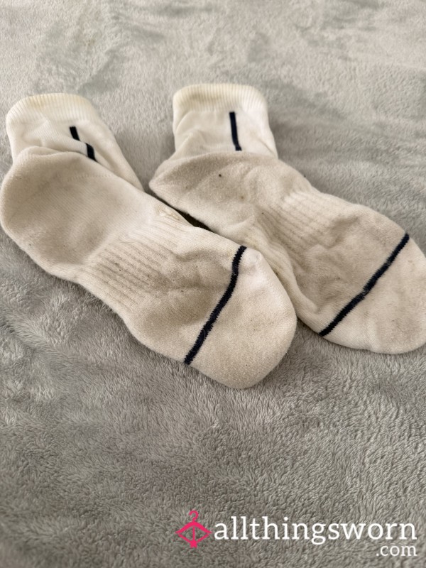 Velvet’s Worn Ankle Socks
