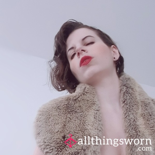 Venus In Furs (Debut Full Nudity Photo Set)