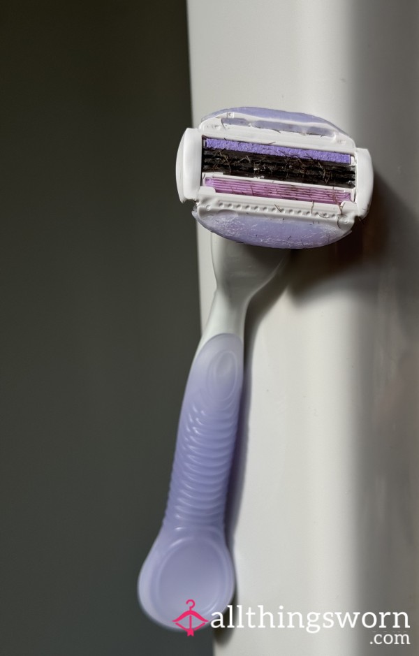 Venus Razor - Used To Shave Pu**y