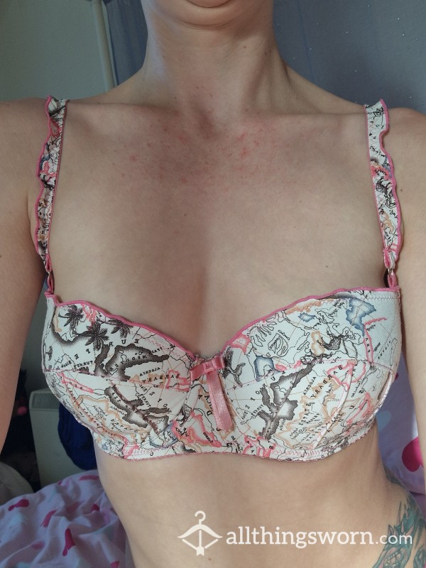 Very Cute Designed Bra With Pink Detail 💕