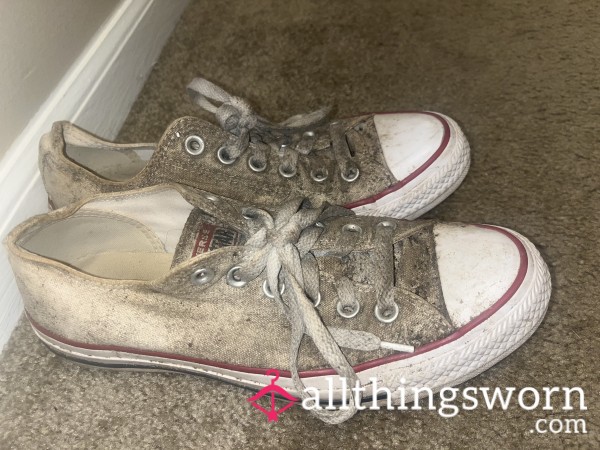VERY DIRTY White Converse<3