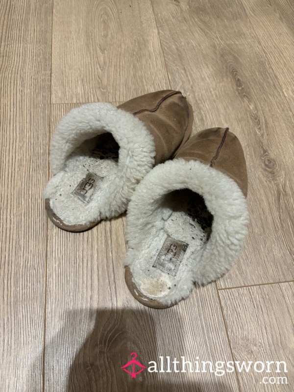 Very Filthy/smelly Authentic UGG Slippers