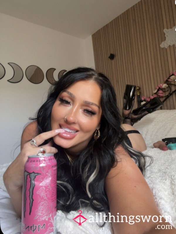 Very Naughty Pics Of Me In Very S**y Lingerie, Getting Ready To Get Down And Dirty On Cam.