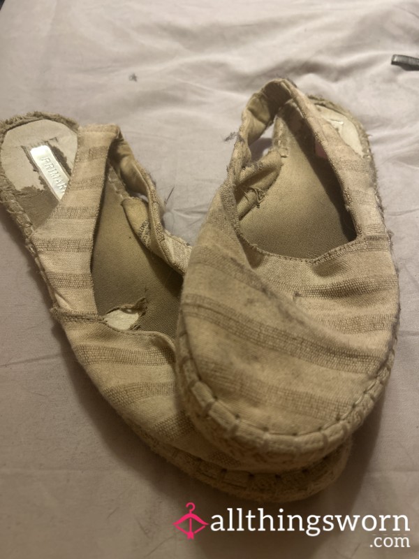 Very Old And Well Word Sandals 🩴