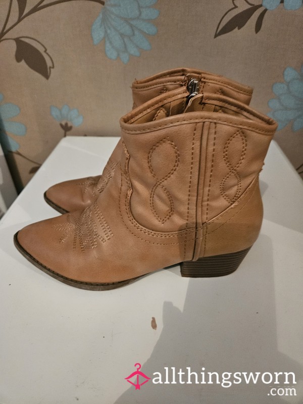 Very Old Worn Cowboy Boots Price Does Not Include Postage