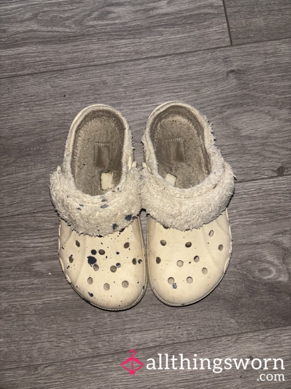 VERY SMELLY CROCS