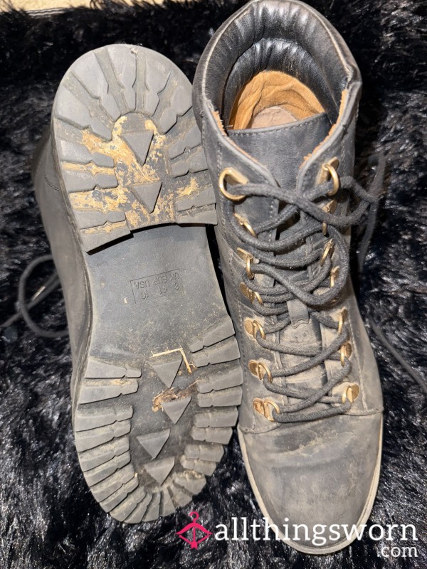Very Smelly Dirty Boots