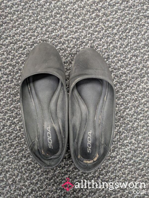 Very Smelly & Used Cute Suede Flats (7 1/2)