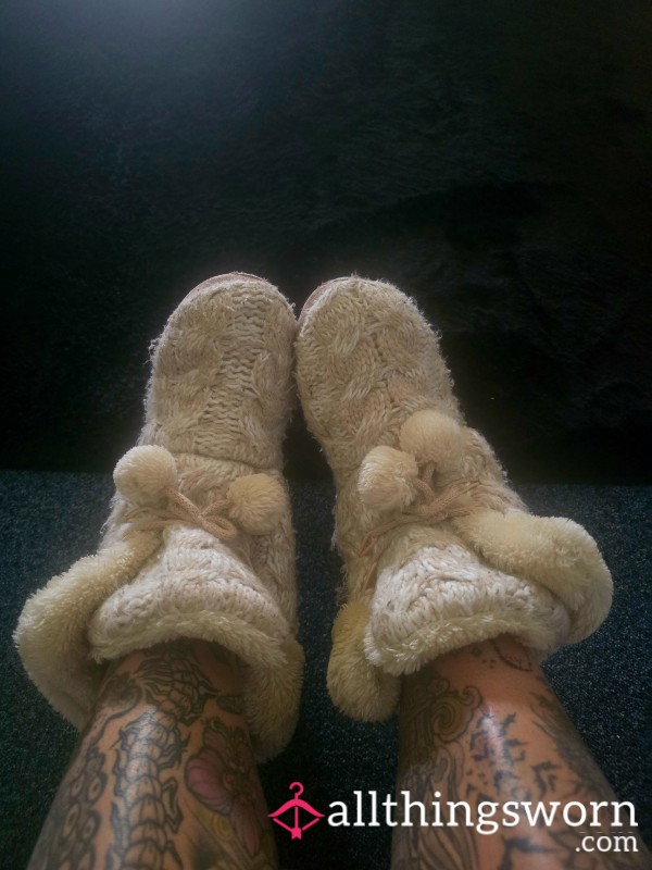 Very Stinky & Worn Old Slippers 🥵👣