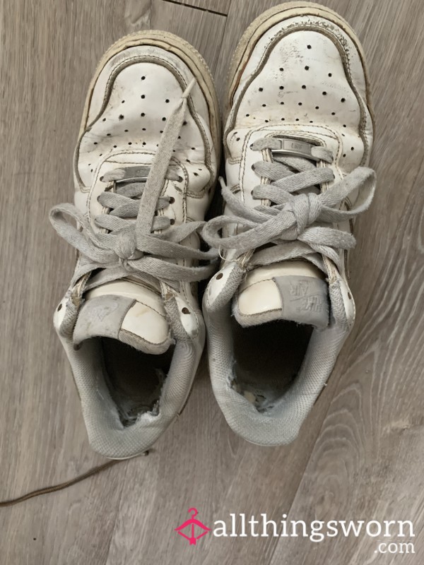 Very Stinky/Used Sneakers