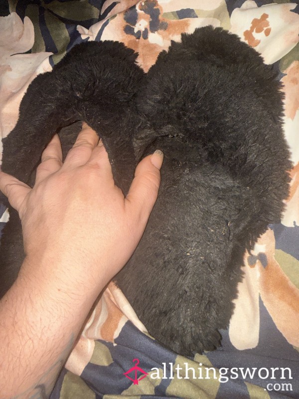VERY USED FURRY OPEN TOE SLIPPERS