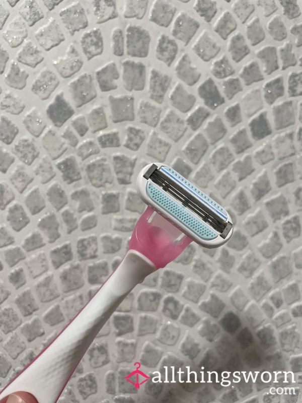 Very Used Pubic Razor