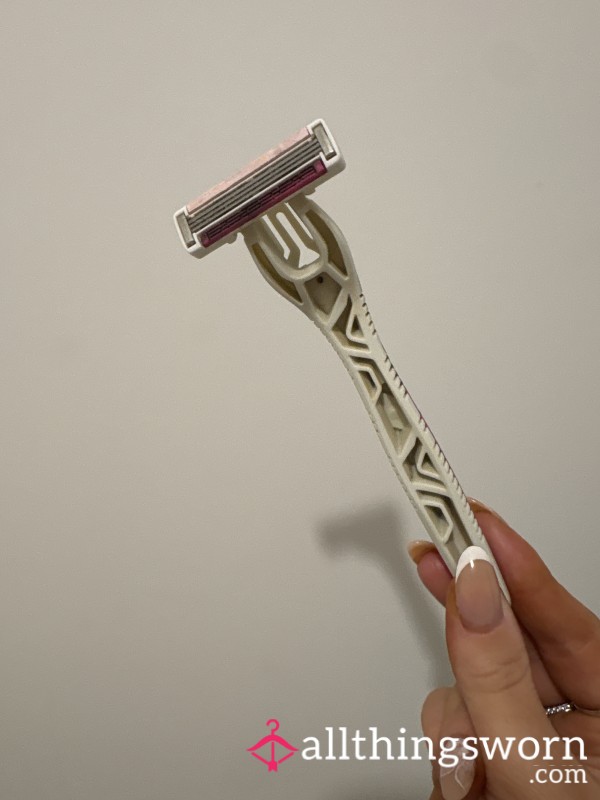 Very Used Razor