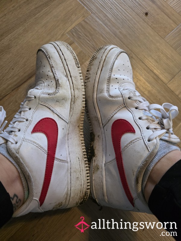 Very Used Trainers