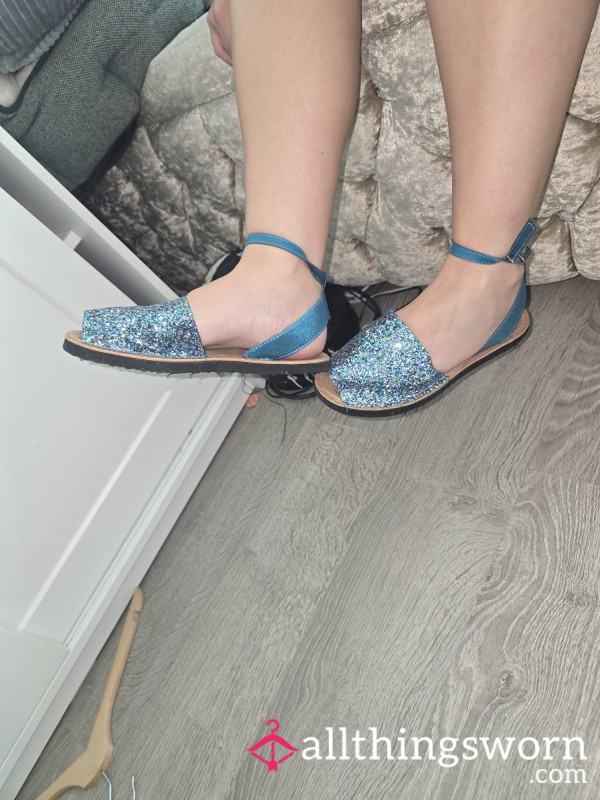 ✨💙 VERY WELL-LOVED GLITTER FESTIVAL FLATS 💙✨