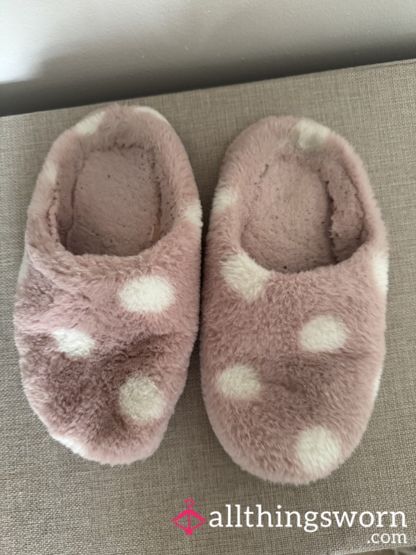 Very Well Loved Pink Fuzzy Slippers - Size 4