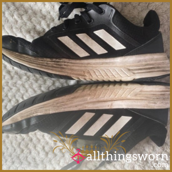 VERY WELL WORN ADIDAS GYM SNEAKERS 🖤🤍 UK Ladies Size 5