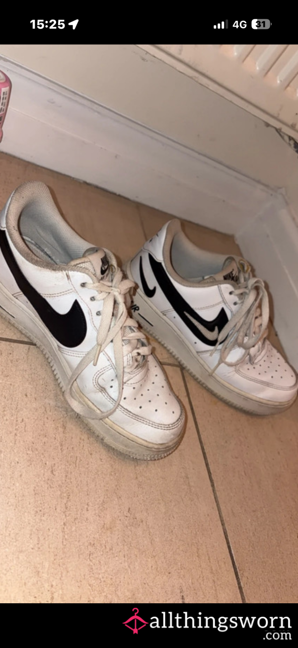Very Well Worn Air Force 1s