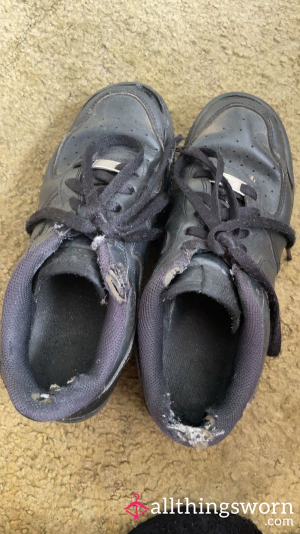 Very Well Worn Air Force Sneakers 😉👟